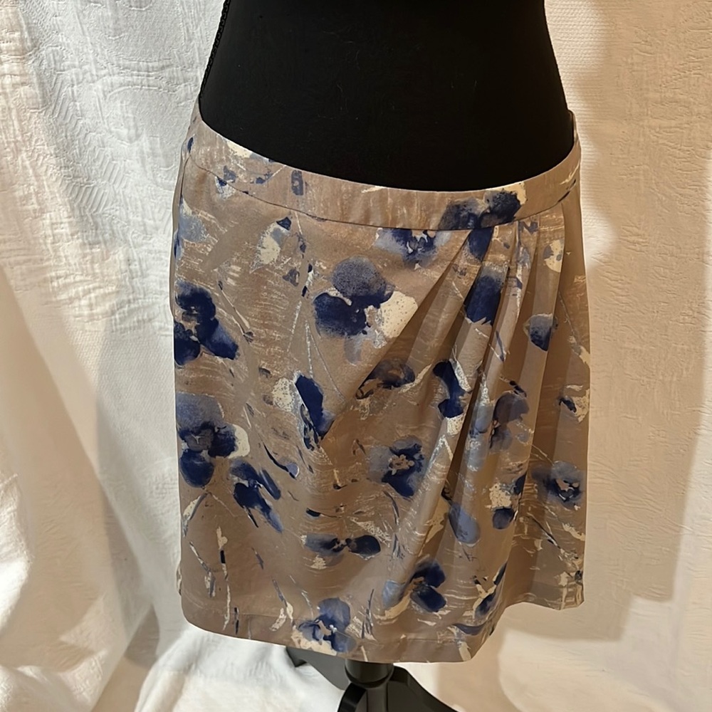 Ann Taylor matching top and skirt, size 6 - Picture 7 of 16